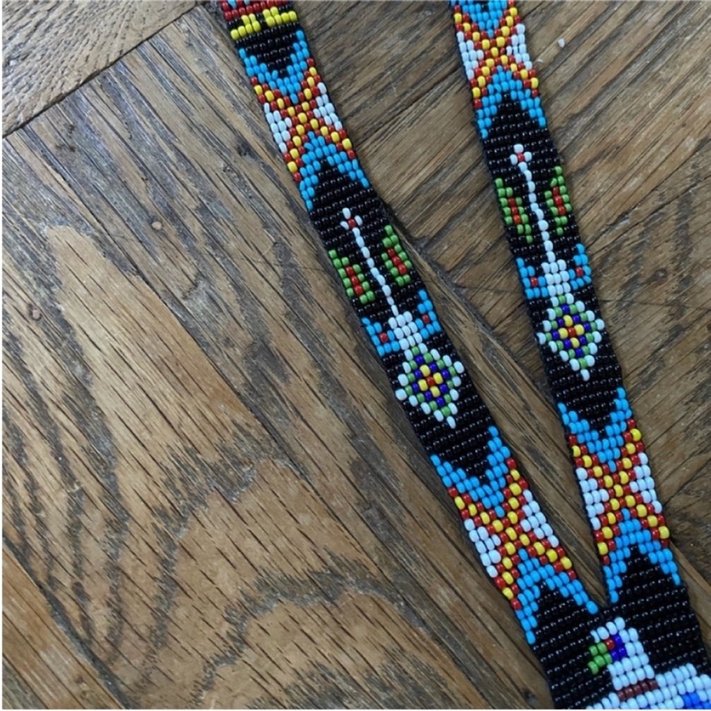 Beaded necklace - Picture 3 of 8